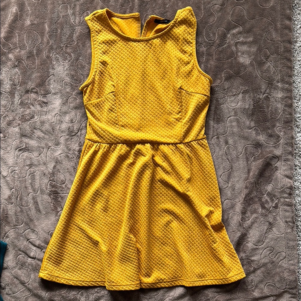 Forever 21. Gently used. Size small. Mustard color. Comfy, with stretchy fit.